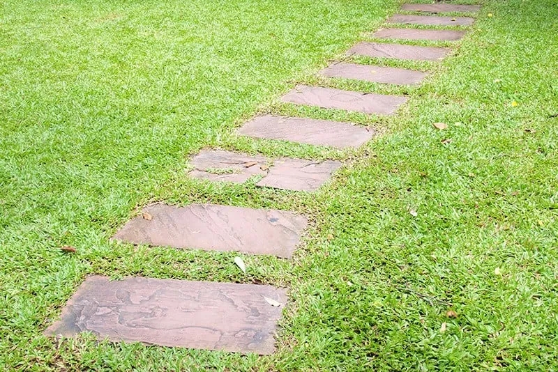 Jak zrobić chodnik - proste sposoby na trwałe i estetyczne ścieżki