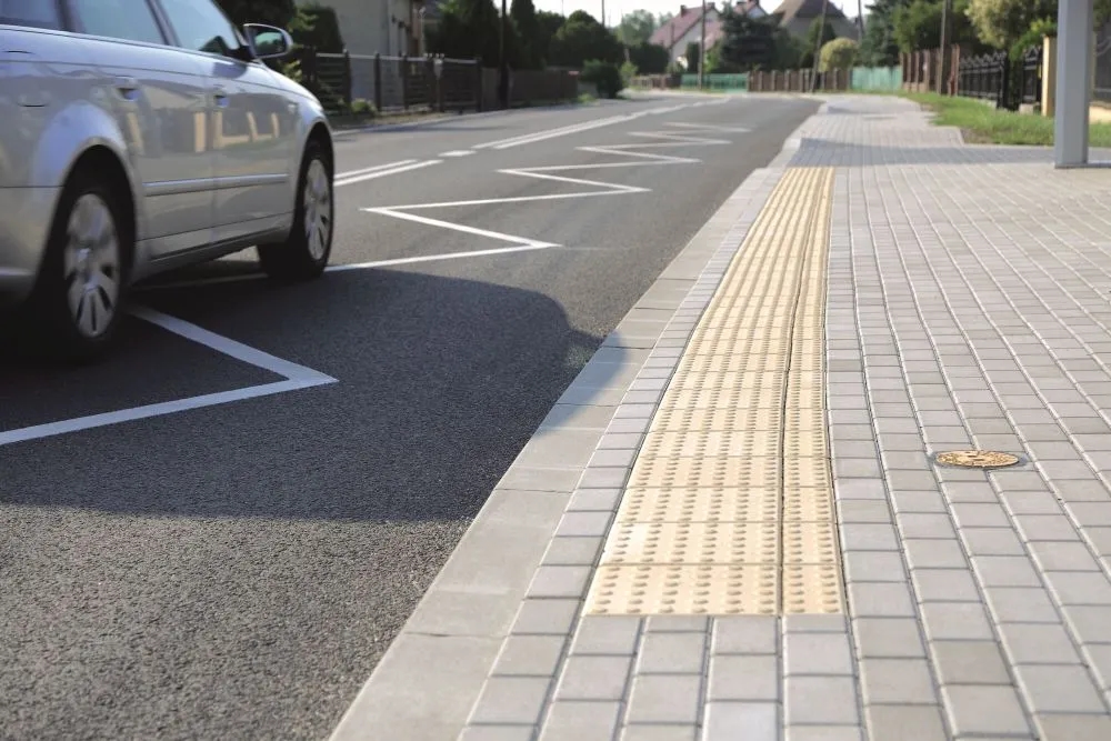 Co to zasada chodnika i jak wpływa na relacje międzyludzkie?