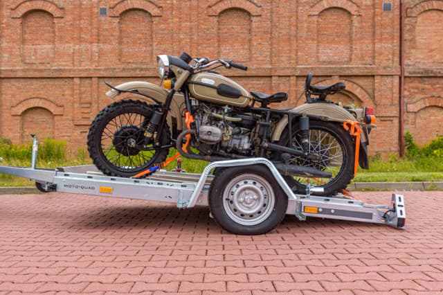 Jak holować motocykl bezpiecznie i zgodnie z przepisami w Polsce